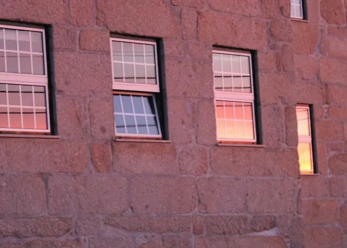 Casa Do Pinheiro * Lagares da Beira