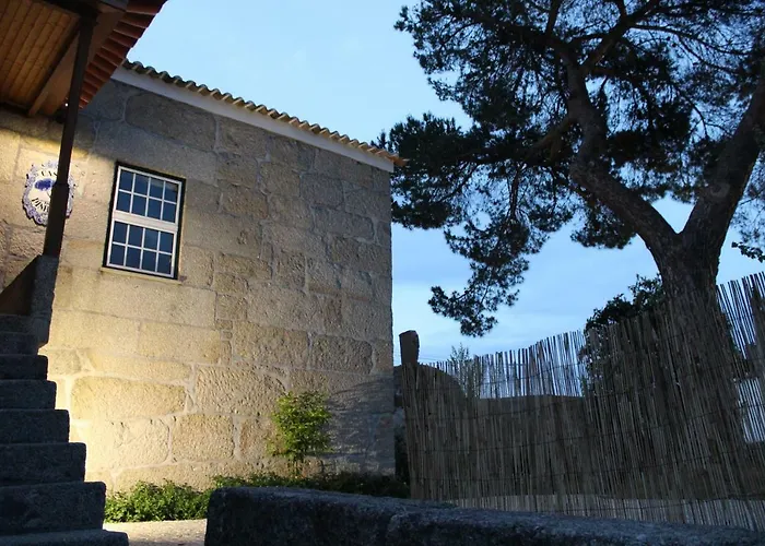 Casa Do Pinheiro Hostel Lagares da Beira