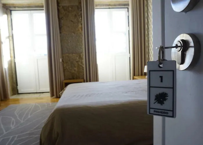 Casa Do Pinheiro Hostel *